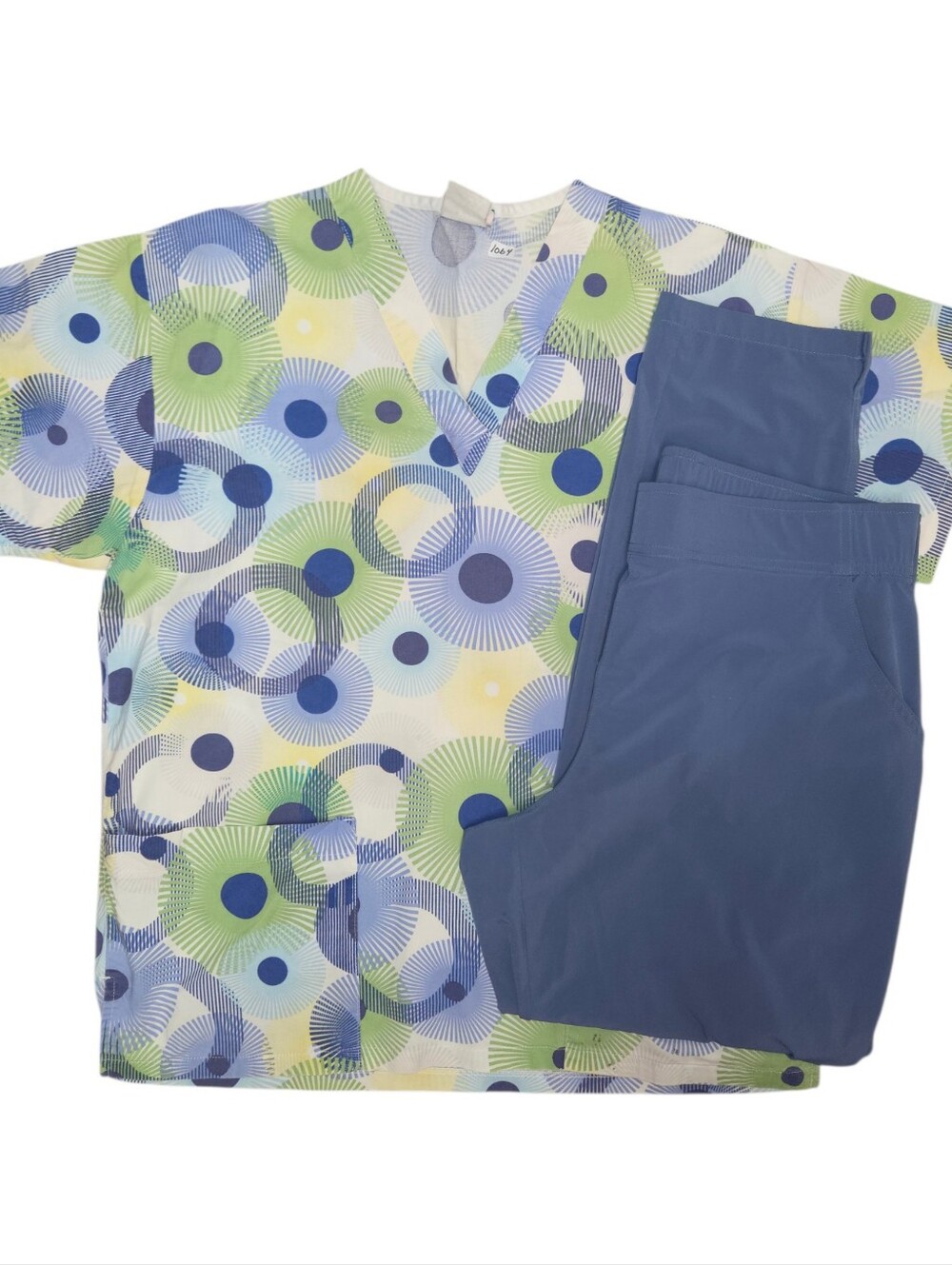 1064 Circles Scrub Set